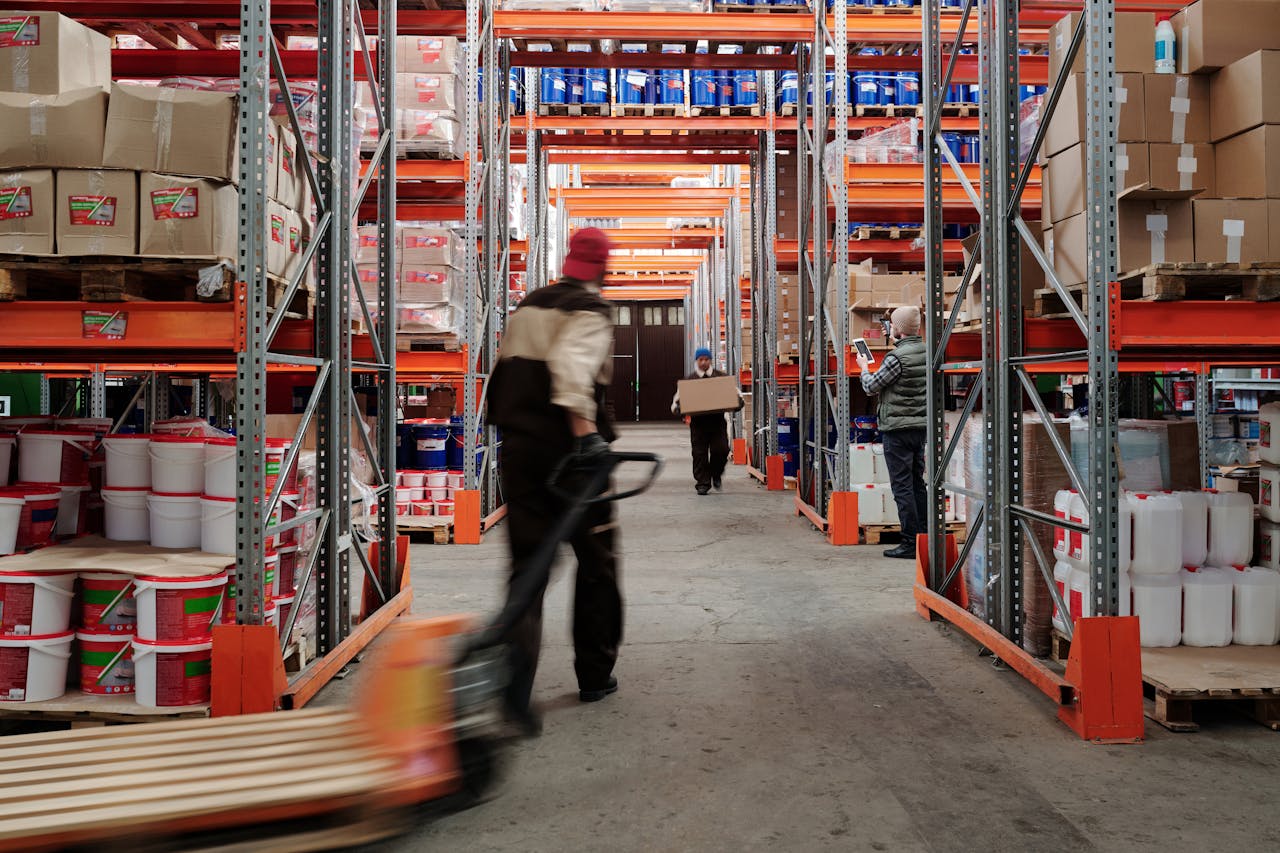 Logistique en Centre-Val de Loire : une solution complète avec Origami, Ekleo et Yvago